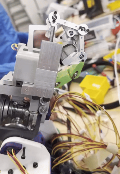 Design and Control of Robotic Hand